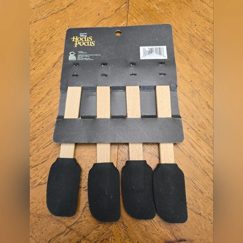 Disney Hocus Pocus Sanderson Sisters Witch Mini Spatula 4 Piece Set NEW